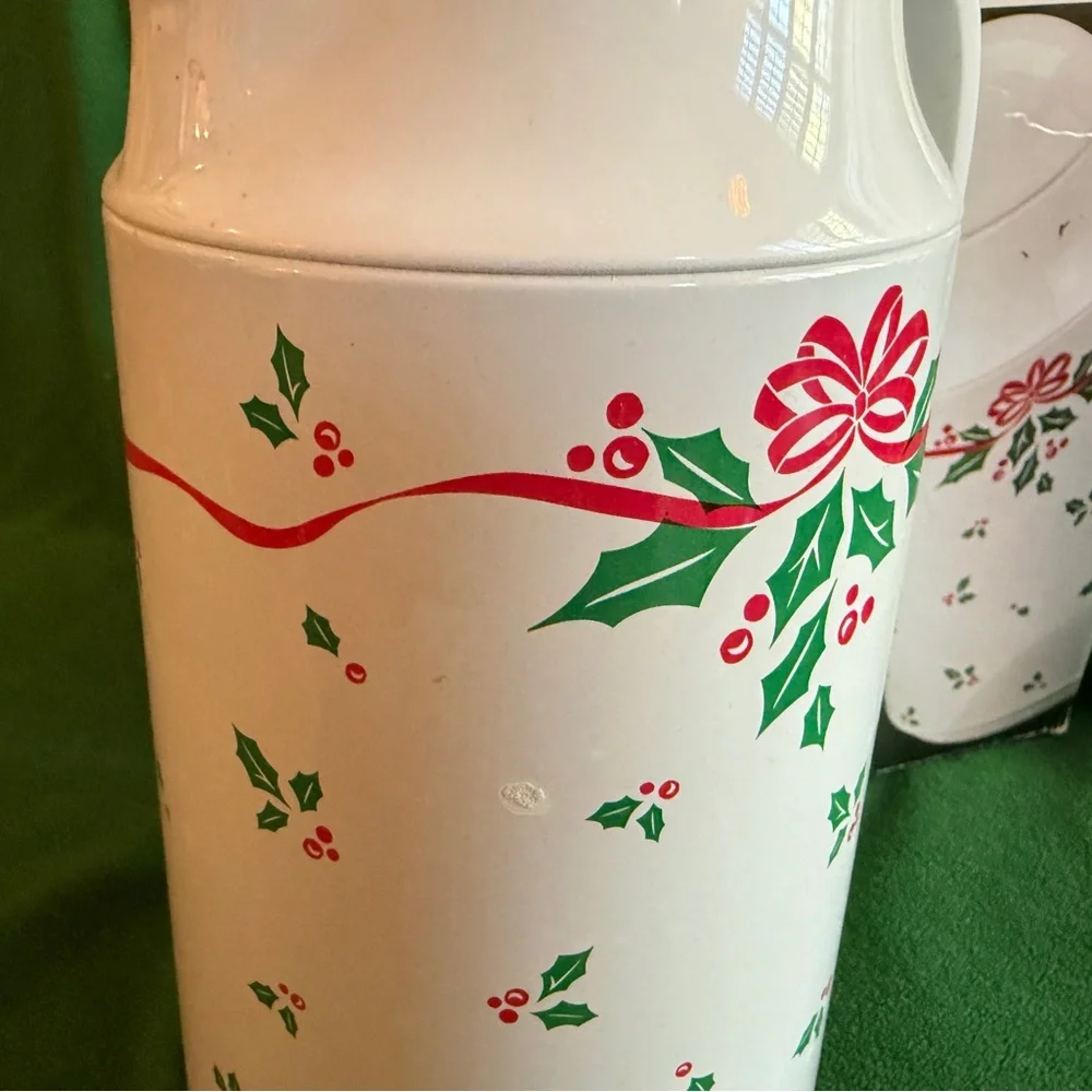 Festive Corelle Compatibles Winter Holly Thermal Server